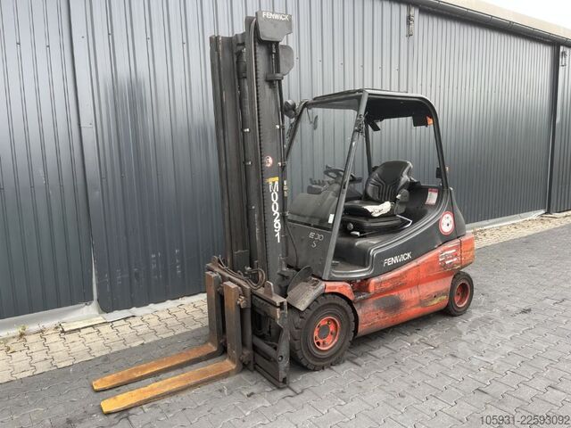 Stivuitor electric cu 4 roți Linde E30-03
