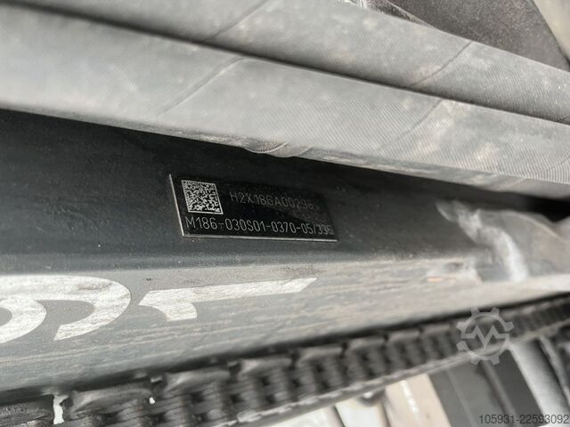 Stivuitor electric cu 4 roți Linde E30-03