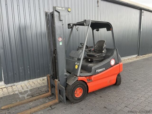 Stivuitor electric cu 4 roți Linde E25-02