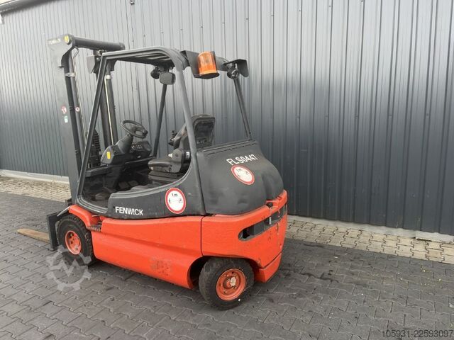 Stivuitor electric cu 4 roți Linde E25-02