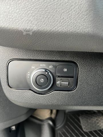 Skåpbil MERCEDES-BENZ Sprinter 314 9G KLIMA NAVI TOTWINKEL KAMERA LED