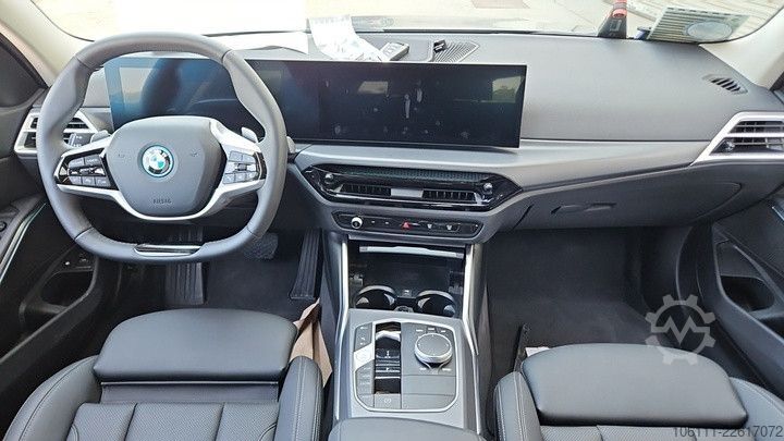 Kleinbus BMW 330 e Touring AHK Abstand Tempomat Keyless