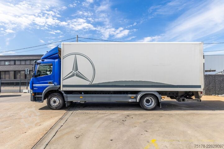 Kufr Mercedes-Benz ATEGO 1524 L + DHOLLANDIA 2T.