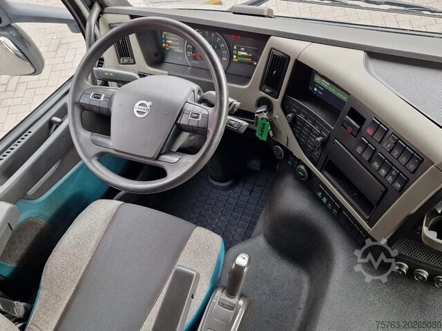 Fahrgestell mit Fahrerhaus Volvo FM 380 Globetrotter 6x2 Chassis - Loadlift - 4...