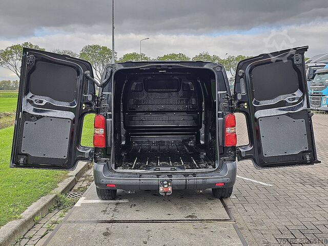 Kombi z wysokim dachem PEUGEOT E-EXPERT L2 50kWh Trekhaak!