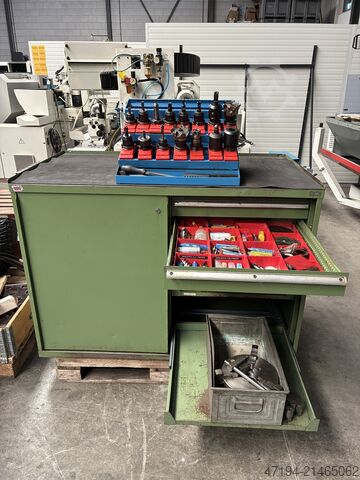 Fresadora de herramientas Deckel FP-4M