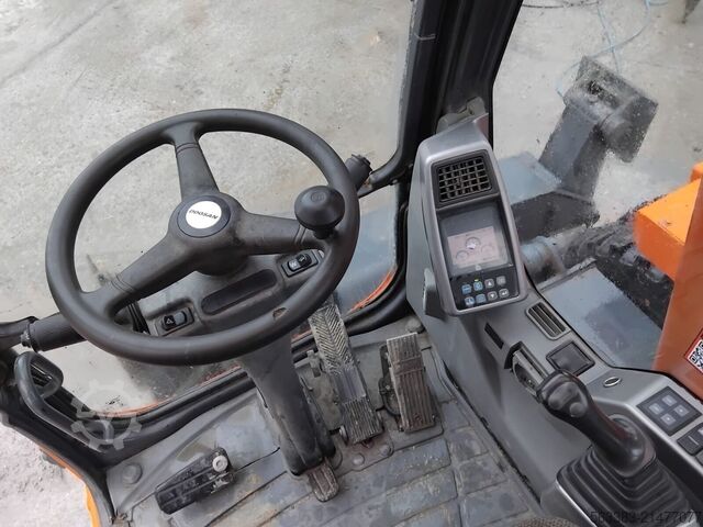 Kerekes kotrógép Doosan DX140W