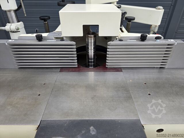 Stolní frézka Casadei F250M