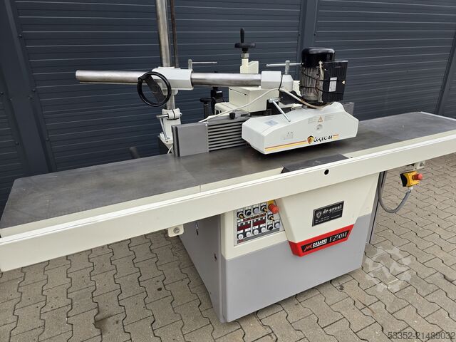 Stolní frézka Casadei F250M