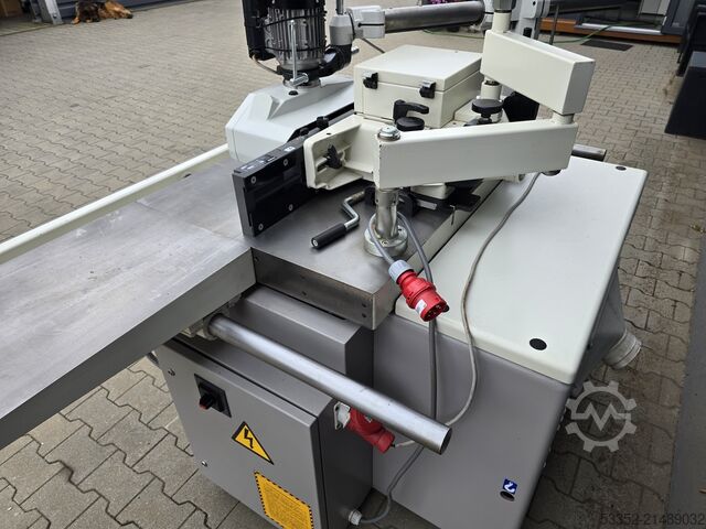 Stolní frézka Casadei F250M