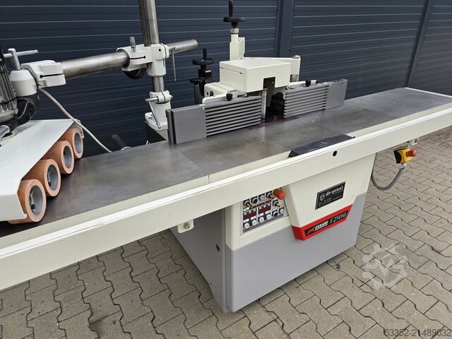 Stolní frézka Casadei F250M