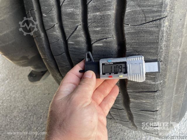 Chladírenský návěs Schmitz Cargobull Semitrailer Reefer Standard divu klāju
