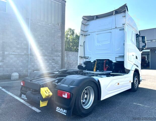 Volume tractor unit DAF XG 530 FT