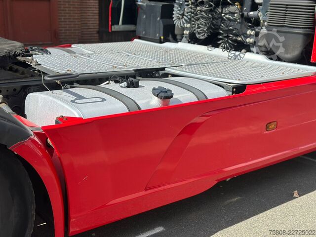 Standard nyergesvontató DAF XF460 SSC Intarder 2Tanks 1275Liter Xenon