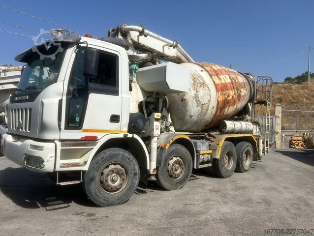 Caminhão bomba de concreto Astra HD8 84.45