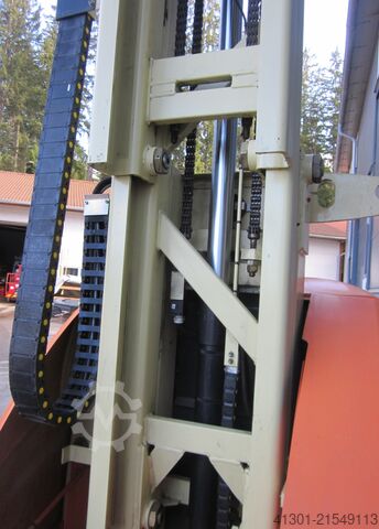 Senkrechtmastbühne mit Ausleger JLG T10E Toucan