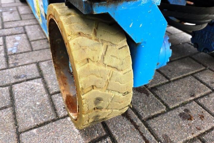 Podnośnik nożycowy Genie GS1932 Electric, Working Height 7.8 m, 227kg Capac