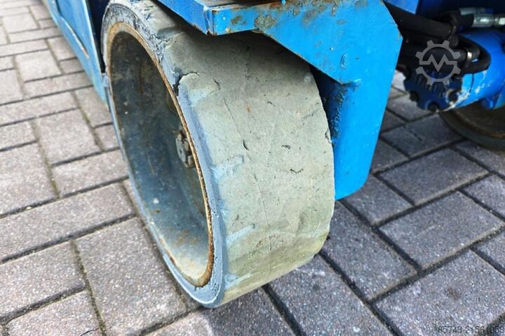 Podnośnik nożycowy Genie GS2632 Electric, 10m Working Height, Non Marking T