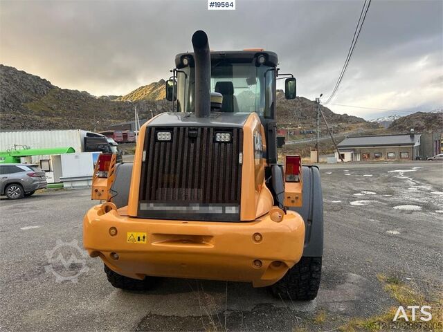Wiellader CASE 721E wheel loader w/ snow bucket and gravel bucket