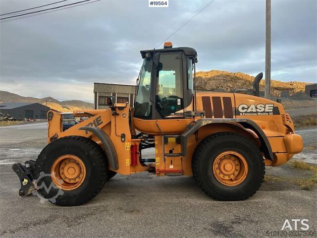 Wiellader CASE 721E wheel loader w/ snow bucket and gravel bucket