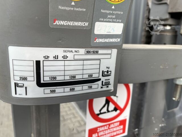 Pedestrian Stacker Jungheinrich EJC112