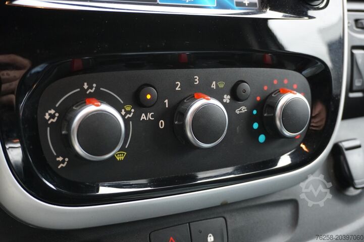 Delivery van Renault Trafic 2.0 dCi 145PK L2 EURO 6 - Airco - Navi -...