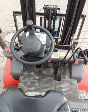Terepemelő targonca Manitou ME 425 C 2,5 t Elektro