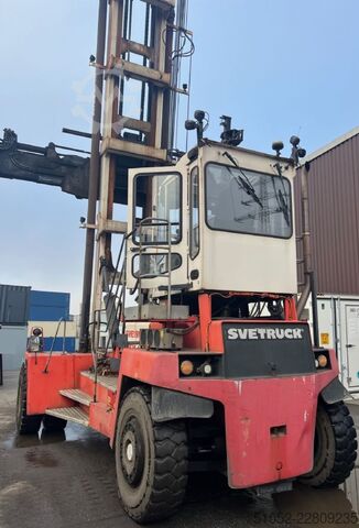 Στοίβαξη κενών δοχείων Svetruck ECS-6H DS