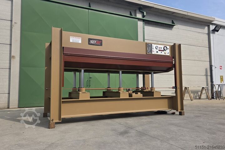 Horkolisovací lis "TIGER" model TM6B TIGER TM6B