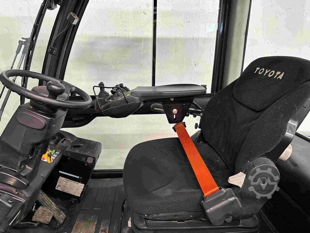 Dizel forklift Toyota 40-8FD50N - TRIPLEX 5 m