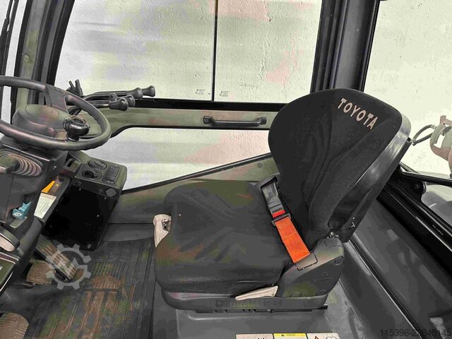 LPG'li forkliftler Toyota 02-8FGF30