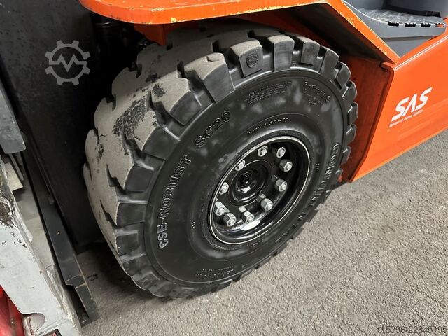 Elektrikli 4 tekerlekli forklift Toyota 8FBMT25