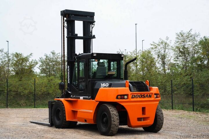 Ağır hizmet tipi forklift - Dizel Doosan D 160 S-5 - nur 4799 Betriebsstunden !!