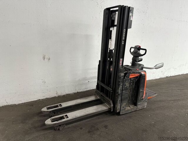 High Lift stacker Toyota SPE 120 L - TRIPLEX 3,9 m