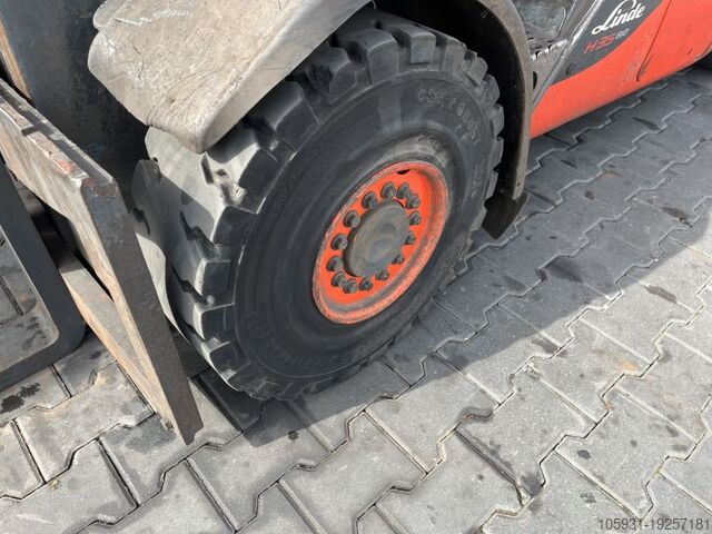 LPG-vorkheftruck Linde H35T-02