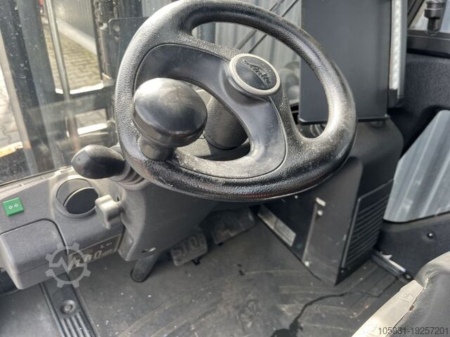 LPG-vorkheftruck Linde H25T-02