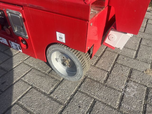 Platformă foarfecă MAGNI ES0607EP | 2023