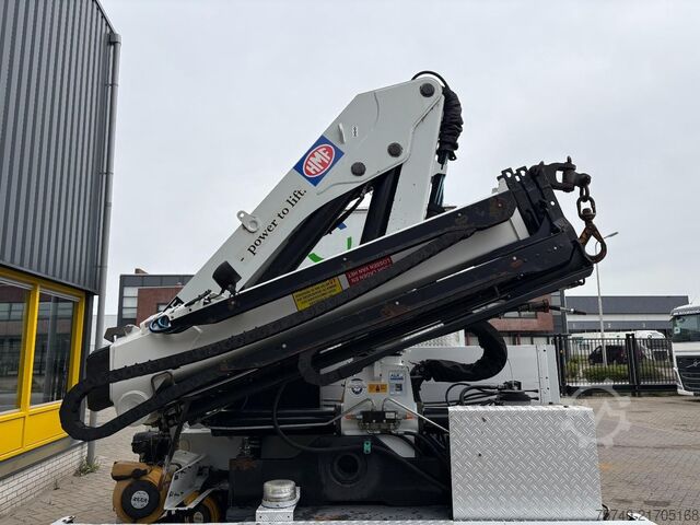 Ciężarówka z dźwigiem Iveco Eurocargo 120E22 + HMF 1075 K3 + EURO 5 + EURO ...