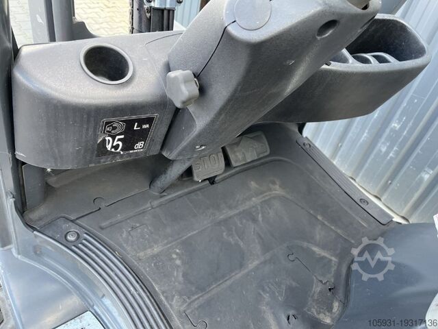 LPG-vorkheftruck Linde H14T-01