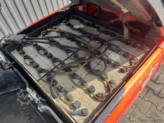 Stivuitor electric cu 3 roți Linde E20L-02