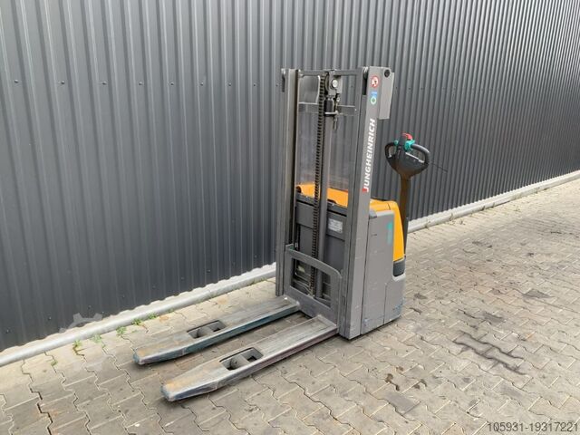 Hoogheffende truck Jungheinrich EJC112