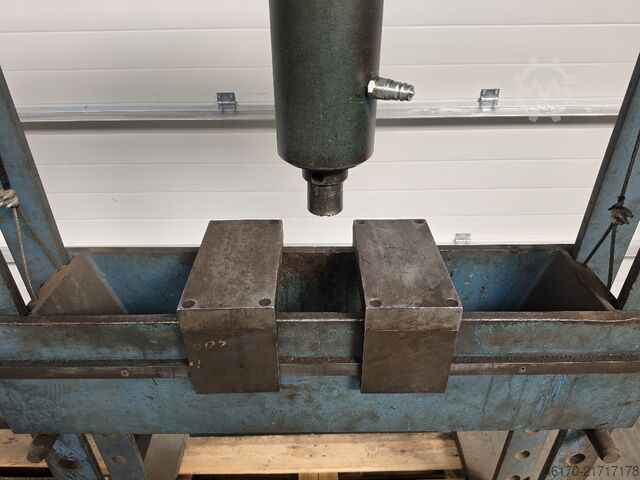 Műhelyprés Haco 40 ton