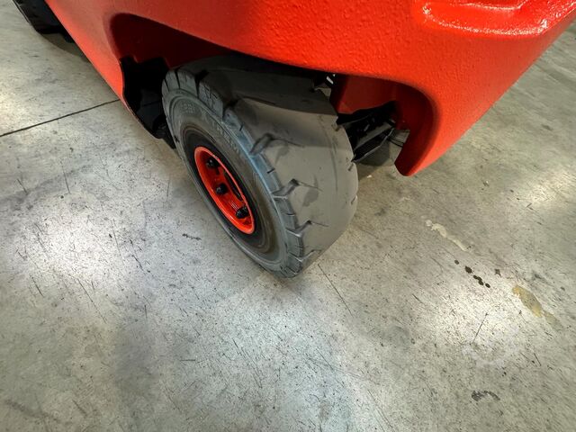 2017 yılı, bakım 07/2027, 11.137 saat Linde E 35/600H-388-01