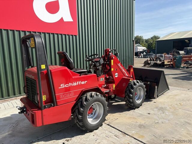 Loader Schäffer 3038