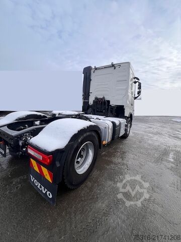 Standard tractor unit VOLVO FH 500