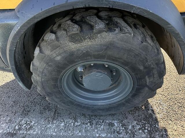 Lader Liebherr L506C