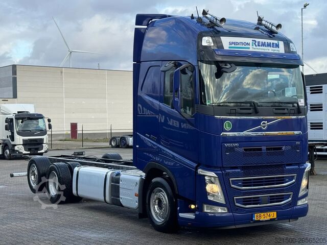 Chassis com cabina Volvo FH 460 6x2 Globetrotter XL WB 4.90mtr