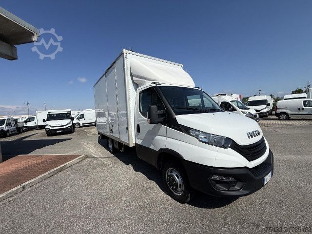Dobozos furgon IVECO DAILY 35C14H BOX + SPONDA con porta laterale