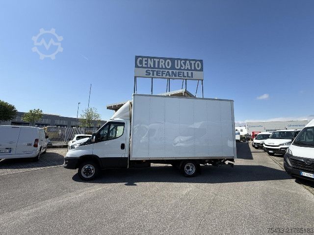 Dobozos furgon IVECO DAILY 35C14H BOX + SPONDA con porta laterale