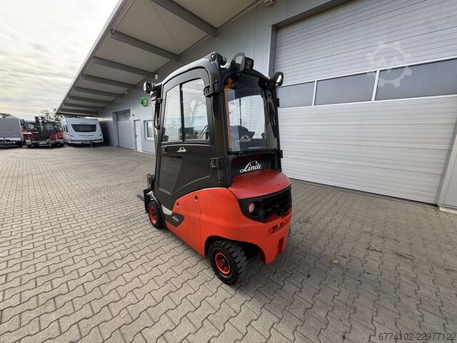 Chariot élévateur à fourche diesel Linde H16D--EK